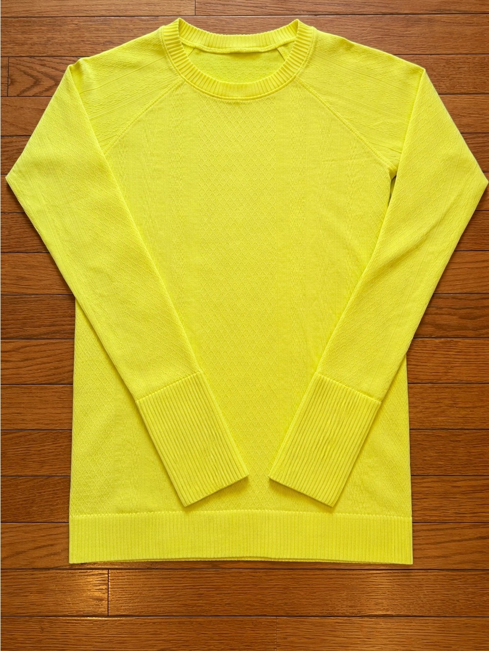 Lululemon Neon Yellow Textured Long Sleeve Top w/ Thumbholes – Size M, 6-8